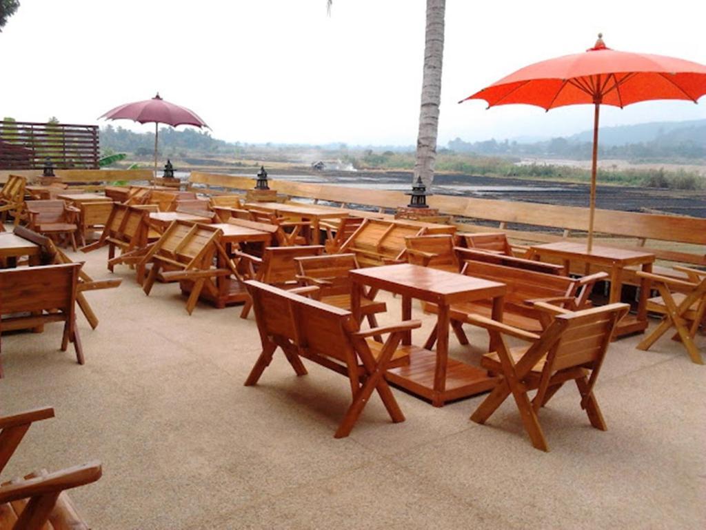 Tamarind Grand Resort Mae Sariang Exterior photo